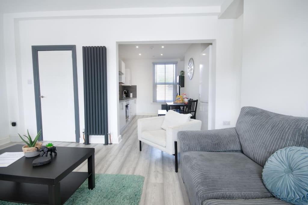 Luxe Living Family Home - Beach, Wifi, Parking Swansea Exterior foto
